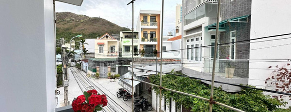 Nhà gồm 4 PN bán nhà bán ngay với giá hợp lý 4.4 tỷ có diện tích chung là 58.85m2 vị trí thuận lợi nằm tại Nha Trang, Khánh Hòa-03