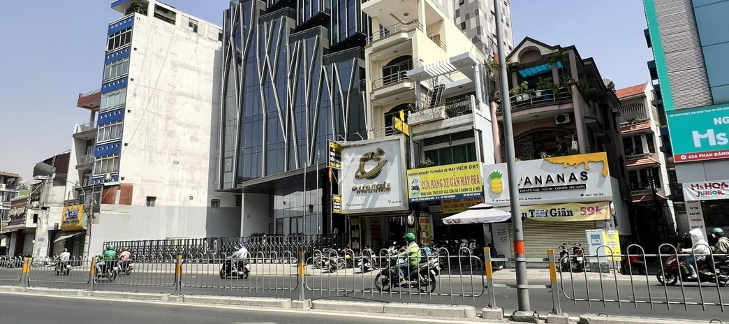 Vị trí mặt tiền nằm tại Phú Nhuận, Hồ Chí Minh bán nhà giá bán chính chủ 29 tỷ tổng quan ở trong nhà có 4 phòng ngủ 4 WC