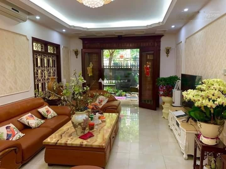 Trong căn này thì gồm 4 phòng ngủ, bán biệt thự, giá bán đặc biệt từ 30 tỷ diện tích khoảng là 200m2 vị trí đẹp tọa lạc ngay tại Nguyễn Khuyến, Hà Nội-01