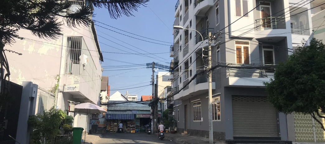 Gần Quận 2, Hồ Chí Minh bán nhà bán ngay với giá mua liền chỉ 13.5 tỷ diện tích rộng 85m2 tổng quan căn nhà này gồm 4 phòng ngủ ở lâu dài