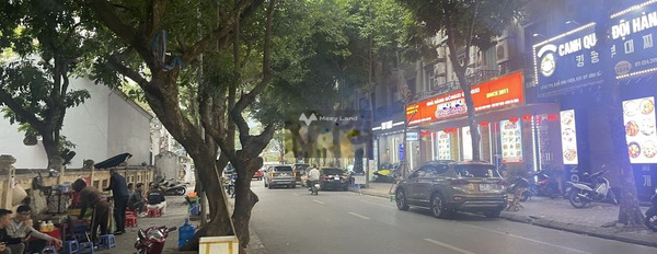 Vị trí đặt tại trung tâm Phạm Hùng, Hà Nội bán nhà bán ngay với giá đàm phán 39.8 tỷ trong ngôi nhà này gồm 6 phòng ngủ 5 WC-02