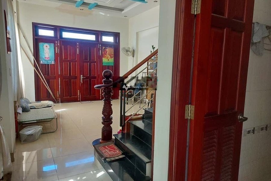 Bán nhà có diện tích gồm 60m2 vị trí đặt tại Trần Huy Liệu, Hồ Chí Minh bán ngay với giá đặc biệt chỉ 9.5 tỷ nhà này bao gồm 3 phòng ngủ, 3 WC-01
