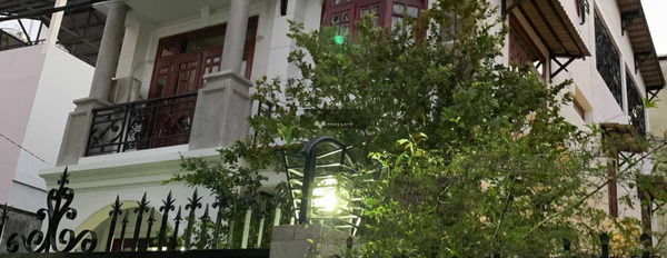 Chính chủ gửi bán căn biệt thự có sân rộng tuyệt đẹp hẻm vip 8m đường Lam Sơn, Phường 2, Tân Bình-02