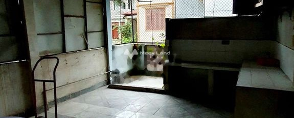 Căn nhà có tất cả 5 PN, cho thuê nhà ở Diện tích nền 70m2 giá thuê khoảng 15 triệu/tháng vị trí ngay ở Xuân La, Hà Nội-03