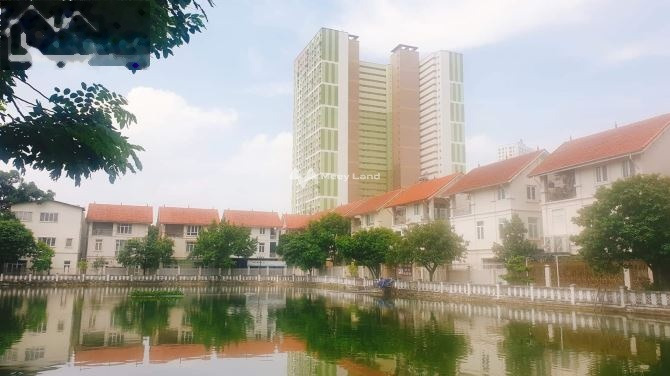 Cần bán biệt thự nằm ở Nguyễn Văn Lộc, Hà Đông, giá bán cực êm 25.5 tỷ diện tích tiêu chuẩn 145m2, ngôi nhà có 4 PN, với mặt lộ ngang 13 mét ở lâu dài-01