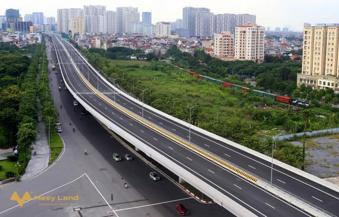 Quá hiếm Hoàng Quốc Việt phân lô ô tô tránh, kinh doanh, văn phòng, diện tích 60m3, mặt tiền 7m