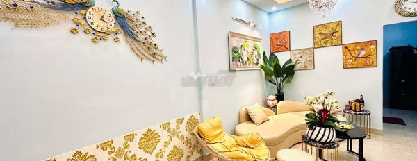 Ngôi nhà có tổng cộng 3 phòng ngủ, bán nhà ở có diện tích 31m2 giá bán cạnh tranh từ 4.85 tỷ mặt tiền nằm ngay ở Khâm Thiên, Trung Phụng-02