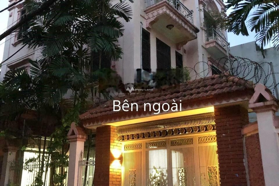 Nhà có 6 PN, cho thuê nhà, giá thuê hiện tại chỉ 12 triệu/tháng có diện tích gồm 178m2 vị trí đẹp ngay Long Biên, Hà Nội-01