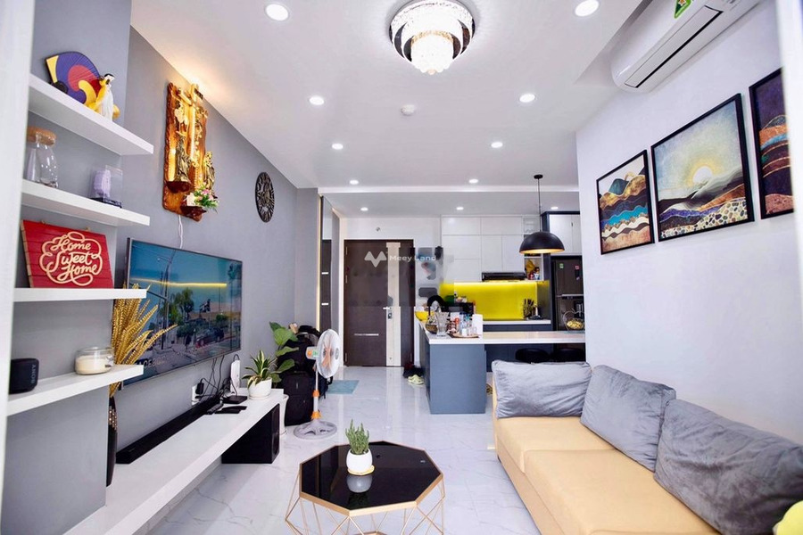 Cho thuê chung cư vị trí đẹp ngay trên Phạm Văn Hai, Tân Bình, căn hộ nhìn chung có 2 phòng ngủ, 2 WC ở lâu dài-01