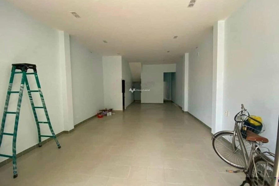 Cho thuê nhà ở có diện tích chung là 56m2 giá thuê công khai chỉ 25 triệu/tháng vị trí đặt tọa lạc ở Nguyễn Thị Minh Khai, Khánh Hòa-01