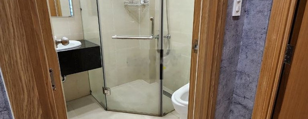 Chính chủ bán CH Tản Đà 74m2, 2PN, 1WC,SH lâu dài.Giá thật: 3.7 tỷ -02