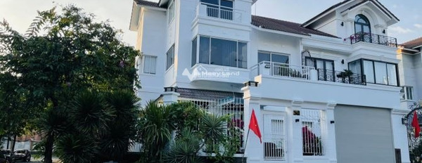 Nhà này có 5 phòng ngủ, bán biệt thự, bán ngay với giá siêu mềm 33 tỷ toàn bộ khu vực có diện tích 288m2 vị trí đặt gần Quận 7, Hồ Chí Minh-03