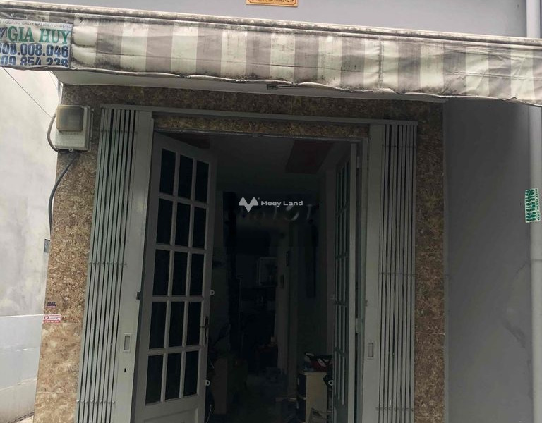 Bên trong Lê Ngã, Phú Trung cho thuê nhà thuê ngay với giá hiện tại 6 triệu/tháng, trong nhà bao gồm có 2 phòng ngủ, 2 WC-01