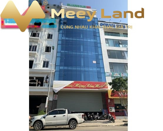 Cho thuê nhà, vào ở luôn giá cực tốt chỉ 35 triệu/tháng dt là 2400 m2 vị trí thuận lợi ngay ở Lạc Long Quân, Thanh Hóa
