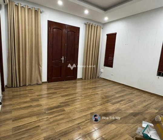 Nhà 3 PN, cho thuê nhà, giá thuê mua liền từ 11 triệu/tháng diện tích là 45m2 vị trí đặt ở Lê Trọng Tấn, Hà Nội
