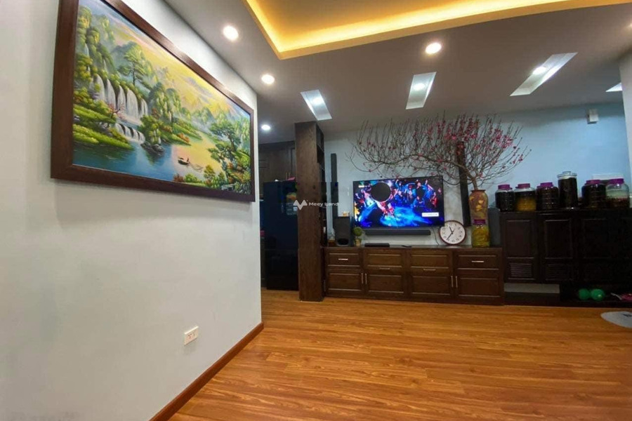 Căn hộ 3 phòng ngủ, bán căn hộ hướng Tây - Nam vị trí đẹp gần Giang Biên, Hà Nội, tổng quan căn hộ này thì có 3 PN, 2 WC dọn vào ở ngay-01