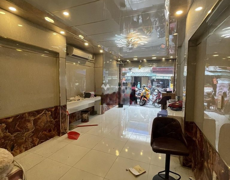 Cho thuê sàn văn phòng giá thuê chỉ 25 triệu/tháng vị trí thuận lợi tọa lạc ở Nguyễn Thượng Hiền, Hồ Chí Minh với diện tích tiêu chuẩn 38m2-01