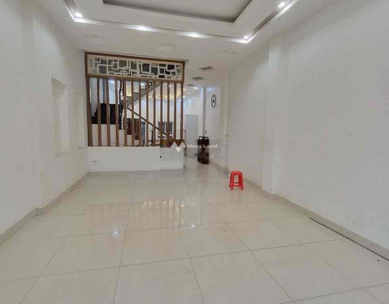 Diện tích chung quy 100m2, cho thuê nhà ở vị trí đặt tọa lạc ngay ở Phường 7, Hồ Chí Minh, căn nhà bao gồm có 5 phòng ngủ, 5 WC hỗ trợ pháp lý-01
