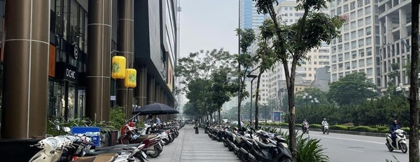 Bán Shophouse mặt phố Lê Văn Lương, cho thuê 240 triệu/tháng-02