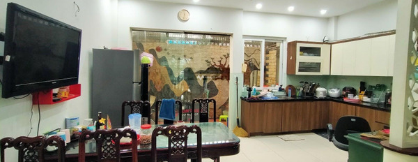 Có diện tích chính 96m2 bán nhà vị trí thuận lợi tọa lạc ngay ở Việt Hưng, Long Biên tổng quan căn nhà này có 4 PN 3 WC còn chần chờ gì nữa-03