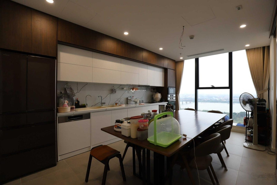 Trong căn hộ này bao gồm đầy đủ đồ cao cấp, bán căn hộ diện tích rất rộng 190m2 mặt tiền tọa lạc ở Tây Hồ, Hà Nội bán ngay với giá bất ngờ từ 8.9 tỷ-01