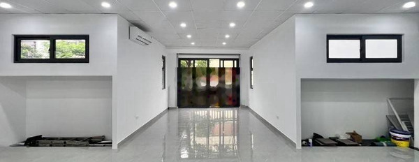 Cho thuê VP Việt Hưng, Long Biên, 2 tầng, lô góc DTSD 180m2, MT12m -02