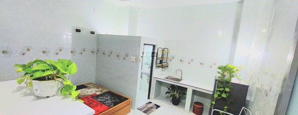 Căn phòng có nội thất đơn giản Đầy đủ. cho thuê phòng trọ Vườn Lài, Hồ Chí Minh, trong căn nhà này gồm 1 phòng ngủ, 1 WC dọn vào ở ngay-02