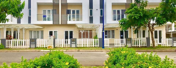 13.99 tỷ, bán liền kề diện tích thực dài 144m2 tọa lạc gần Vành Đai, Phú Hữu khuôn viên rộng-02