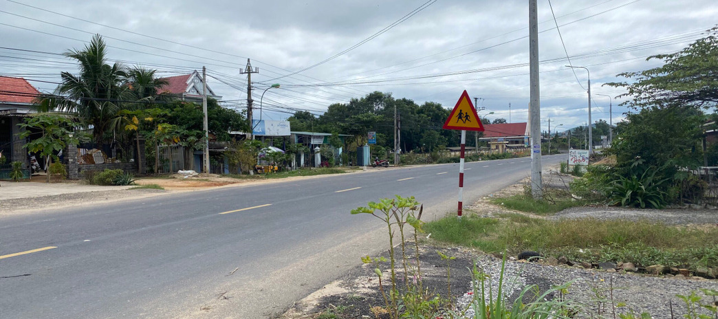 Bán đất tặng nhà mặt tiền Quốc lộ 26 Ninh Sim - Ninh Hòa