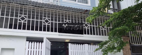Cho thuê nhà nằm trên Võ Văn Kiệt, Phước Long, thuê ngay với giá chốt nhanh 13 triệu/tháng diện tích quy đổi 100m2, ngôi nhà bao gồm có 4 phòng ngủ-02