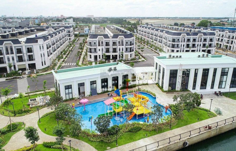 Bán nhà có diện tích chung 75m2 vị trí đặt ở trong Nguyễn Văn Tuôi, Bến Lức giá bán cực rẻ từ 3.35 tỷ-01
