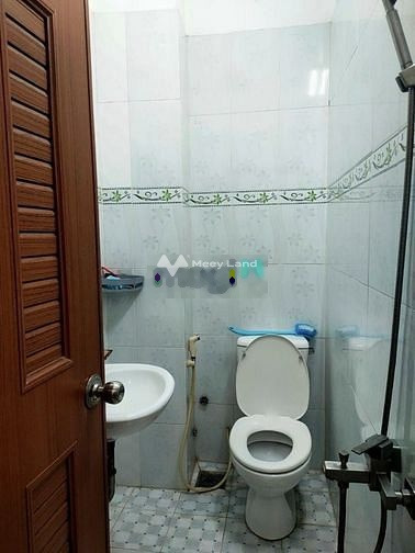 Nhà gồm 3 PN bán nhà ở có diện tích gồm 125m2 giá bán cực rẻ 5 tỷ vị trí đẹp tọa lạc gần Nguyễn Duy Trinh, Hồ Chí Minh-01
