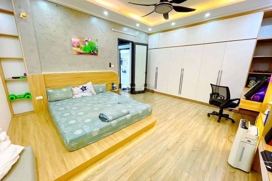 Hướng Bắc, bán nhà có diện tích rộng 40m2 vị trí thuận lợi ở Kim Mã, Hà Nội bán ngay với giá tốt 6.6 tỷ nhà gồm có 3 phòng ngủ, 2 WC-01