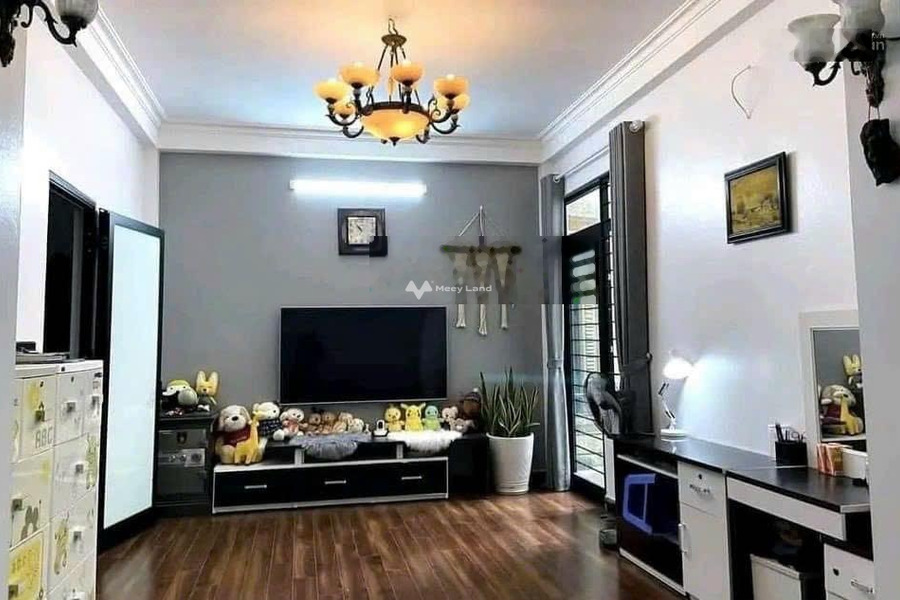 Giá 10.1 tỷ bán nhà diện tích gồm 50m2 vị trí mặt tiền tọa lạc trên Dịch Vọng, Hà Nội tổng quan có tất cả 6 PN, 7 WC hỗ trợ mọi thủ tục miễn phí-01