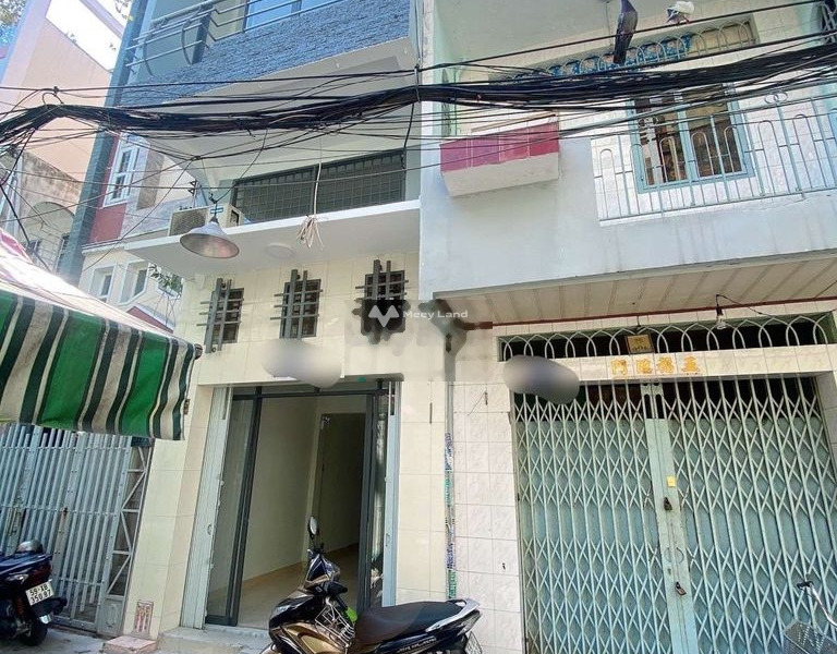 Vị trí ngay tại Lãnh Binh Thăng, Hồ Chí Minh bán nhà bán ngay với giá gốc chỉ 6.5 tỷ nhà này gồm có 4 phòng ngủ 4 WC-01