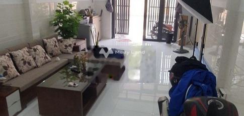 Cho thuê nhà nguyên căn đường Nguyễn Thị Thập giá 18.5 triệu -03
