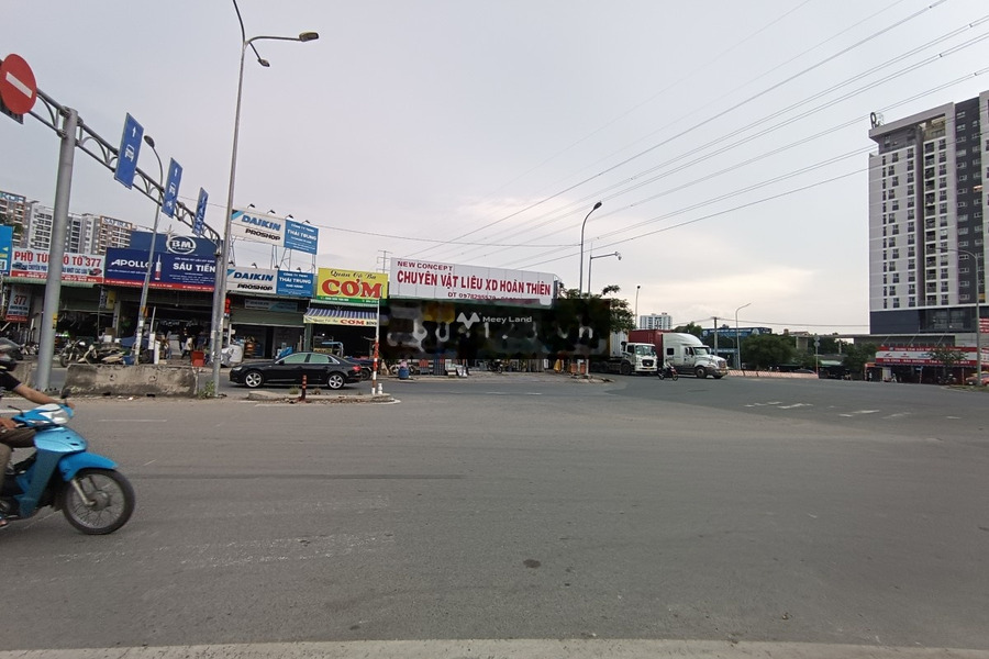 Bán đất mặt tiền vòng xoay Liên Phường, Phú Hữu, Quận 9-01