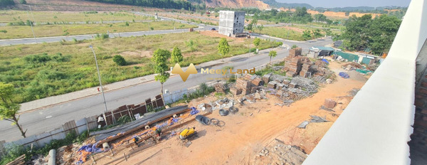 Giá chỉ 3.75 tỷ bán nhà có diện tích 100 m2 tọa lạc ngay trên Định Trung, Vĩnh Yên hướng Bắc khách có thiện chí liên hệ ngay-03