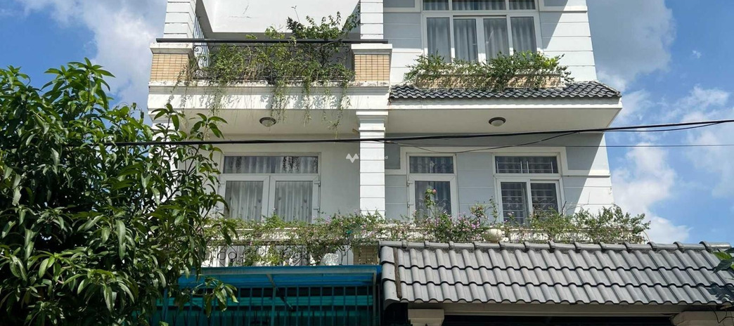 18.5 tỷ, bán liền kề diện tích thực là 140m2 vị trí đặt gần An Phú, Hồ Chí Minh căn nhà có nội thất cá tính Không nội thất lh xem trực tiếp