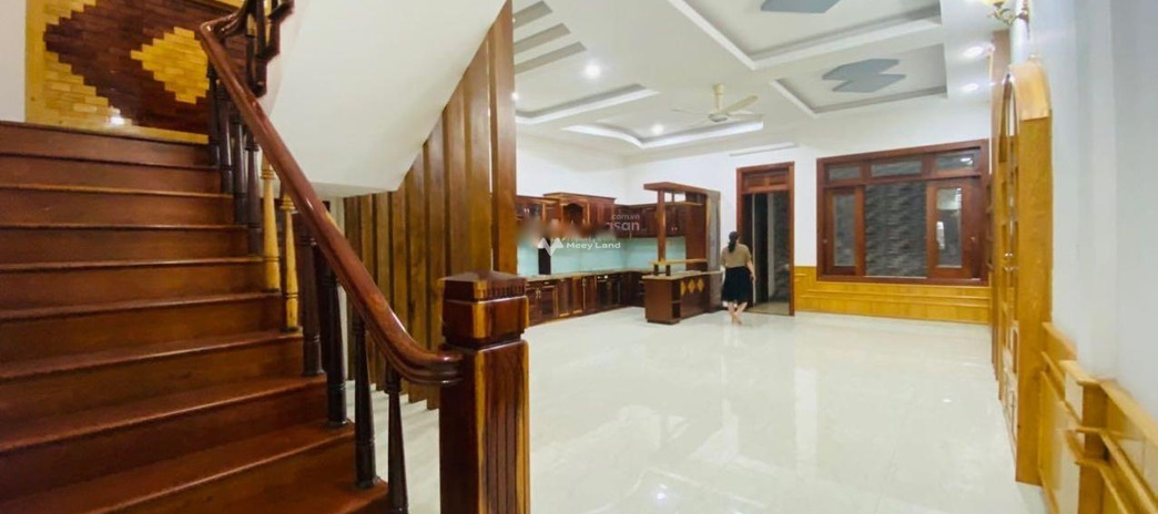 Cho thuê nhà mặt tiền nằm ở Tân Lợi, Buôn Ma Thuột, thuê ngay với giá giao động từ 35 triệu/tháng có một diện tích là 480m2