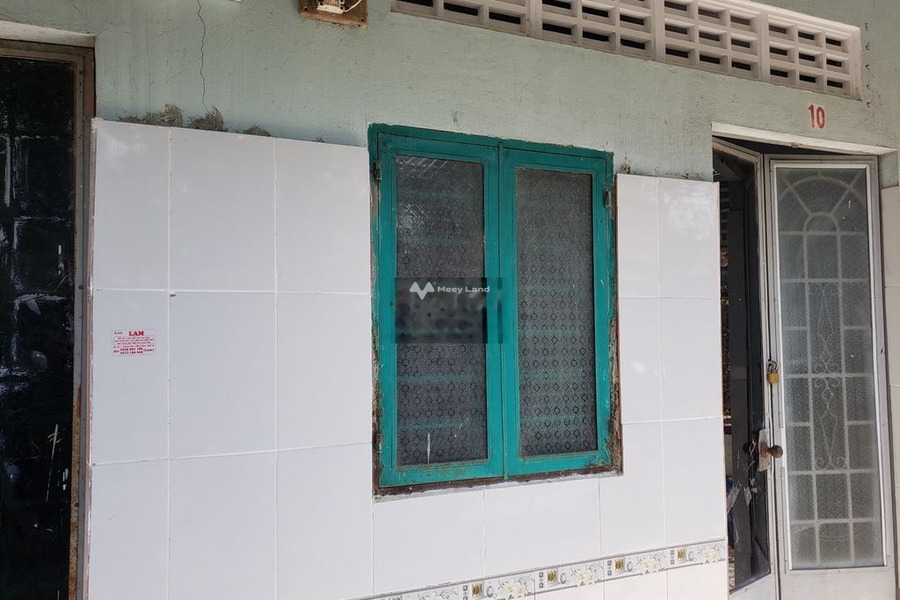 Vị trí tốt ngay Nguyễn Văn Tư, Bến Tre cho thuê nhà thuê ngay với giá khủng 0.8 triệu/tháng, trong nhà này thì gồm 1 PN-01