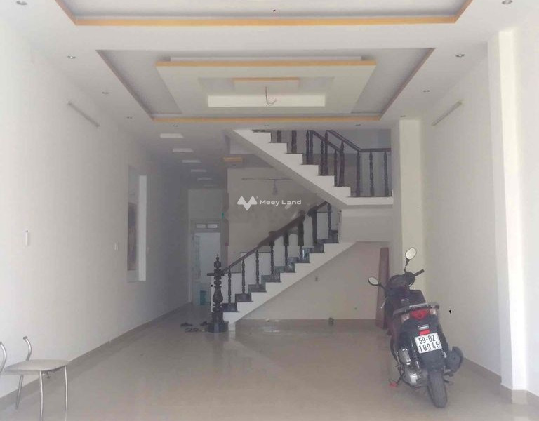 Cho thuê nhà, giá nhỉnh 10 triệu/tháng Diện tích nền 110m2 vị trí thuận lợi nằm ở Phan Văn Hớn, Hồ Chí Minh-01