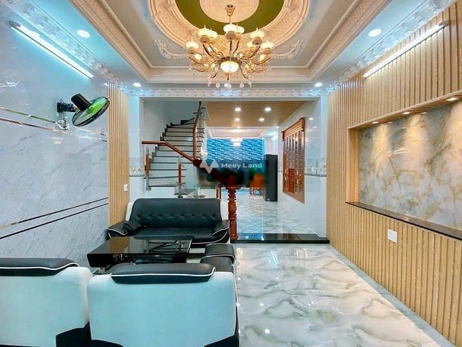 Diện tích chuẩn 56m2 bán nhà mặt tiền tọa lạc ngay trên Nguyễn Xiển, Quận 9 trong nhà bao gồm 3 phòng ngủ 4 WC vị trí siêu đẹp-01