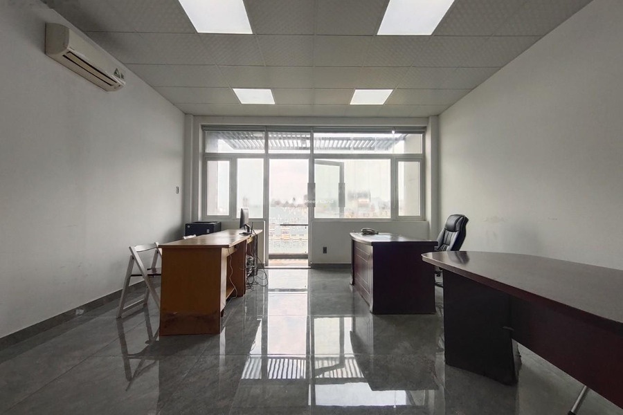 Tọa lạc ngay Đường T3, Tân Phú cho thuê sàn văn phòng có diện tích khoảng 100m2 nội thất thông minh Đầy đủ-01