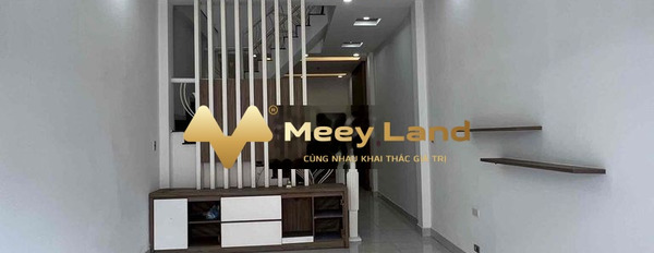 Bán nhà vào ở luôn giá cực rẻ chỉ 8.2 tỷ có diện tích rộng 68.4m2 vị trí tốt đặt nằm ngay Cư Xá Đài Ra Đa, Quận 6-03