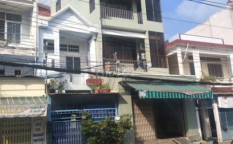 Cần bán nhà tại Đồng Khởi, Phú Tân, Bến Tre. Diện tích 109m2, giá 4,6 tỷ