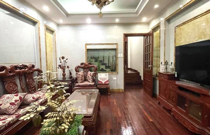 Nhà đẹp Lê Trọng Tấn, ô tô đỗ cửa, 10m ra phố, 36m2, 5,7 tỷ