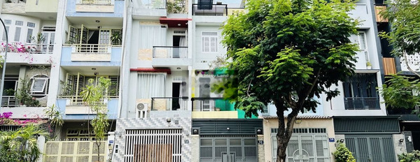 Giá 12 tỷ bán nhà có diện tích chung là 72m2 vị trí nằm ngay Tân Phong, Hồ Chí Minh hướng Nam căn nhà gồm 4 phòng ngủ, 5 WC cảm ơn bạn đã đọc tin.-02