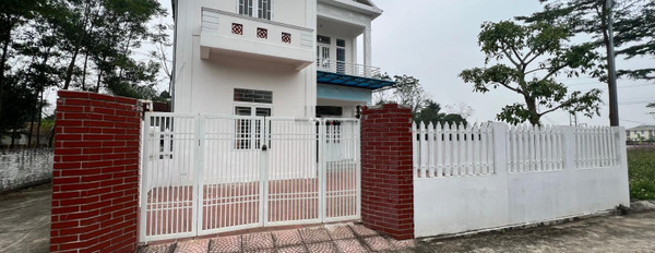 Ở tại Bình Yên, Hà Nội, bán nhà có diện tích chung là 196m2, tổng quan bên trong nhà gồm 5 PN liên hệ chính chủ.-03
