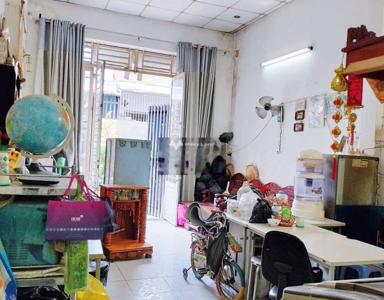 Vị trí tiện lợi ngay tại Hóc Môn, Hồ Chí Minh bán nhà bán ngay với giá mềm chỉ 3.65 tỷ tổng quan gồm có tất cả 2 PN 1 WC-01